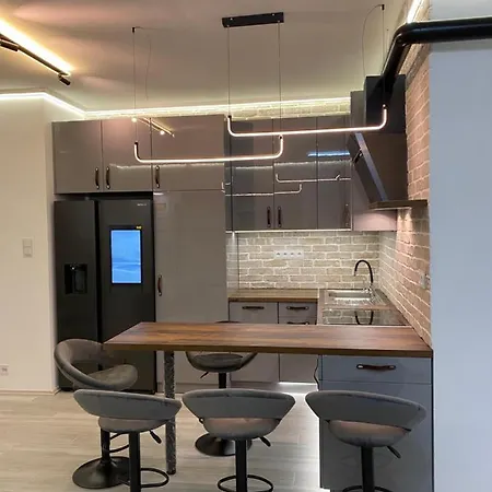 Brand New Luxury In Absolute Downtown Appartement